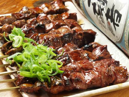 Big! From 110 yen per skewer! Homemade sauce and grilled salt are appetizing, and we are proud of Yakiton.There is also yakitori!