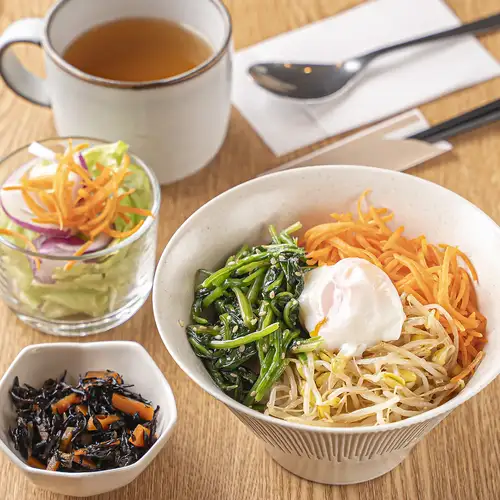 野菜たっぷりの彩りランチ