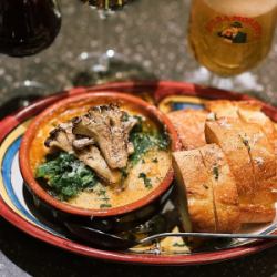 季節の食材のアヒージョ