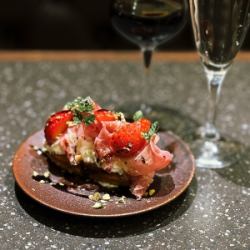 時令吉事果配水果和義大利燻火腿