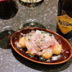 帕瑪火腿和帕瑪乾酪炸佛卡夏麵包