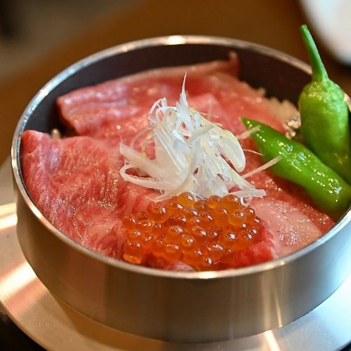 和牛といくらの釜炊きご飯