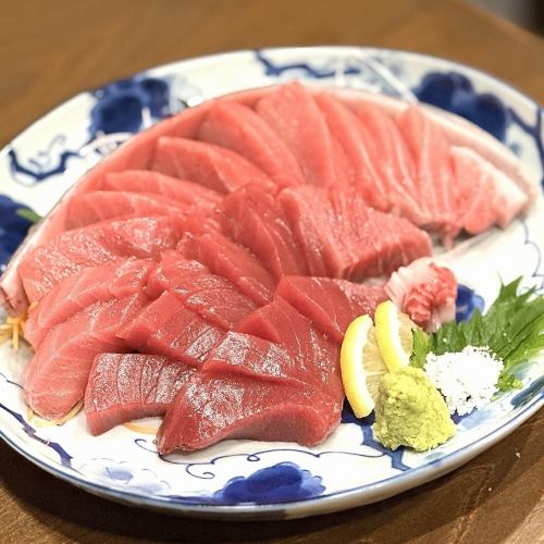 【マグロ】背の断面刺し/腹の断面刺し