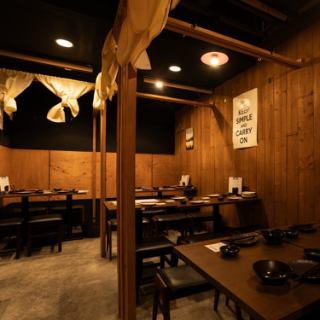 ご宴会は19～20名にてお席をお繋げ致します！こだわりの食材を使用したお料理や、厳選された日本酒など、種類豊富にご用意致しております。全席喫煙可能です！