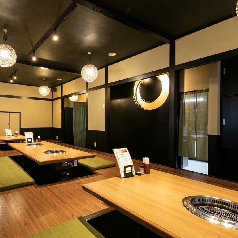 There is plenty of legroom and you can enjoy yakiniku in a spacious space.