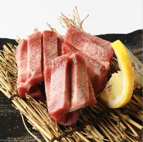 【수량 한정】흑모 일본소 두껍게 잘라 쇠고기 소금