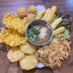 野菜揚げ物盛り合わせ!