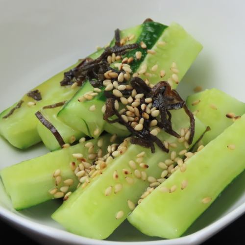 Cucumber dressed with salted kelp