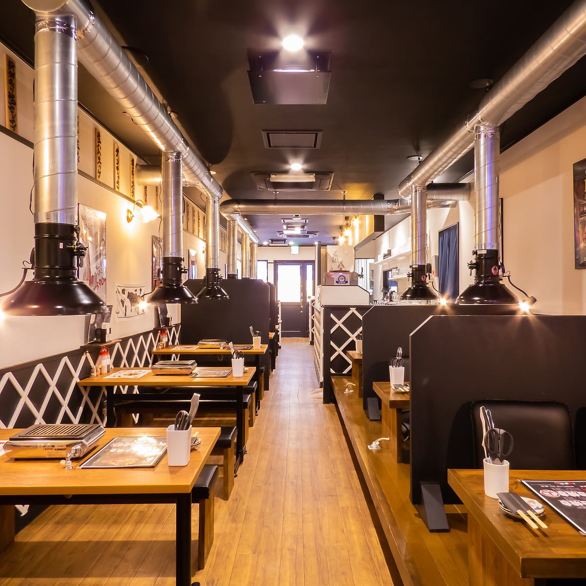 広々テーブル席で貸し切りのご宴会も可能です！