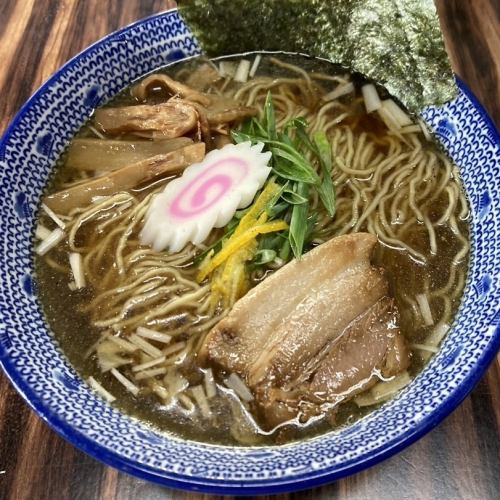 Popular light sardine soy sauce ramen 830 yen (tax included)