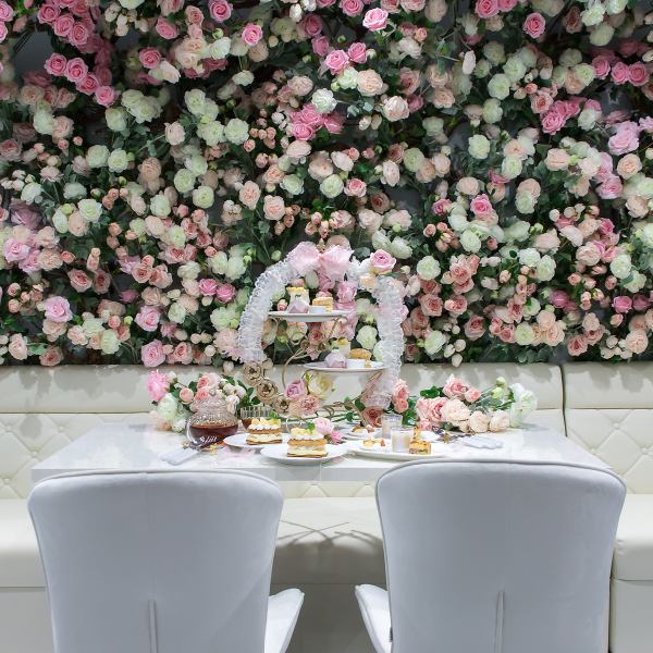 【店内のお花は時期によって変わり、いつ訪れても新鮮な感動をお届けします♪】季節を感じる店内でのお食事で、何度来ても新しい出会いが☆二次会や貸切もご予算に合わせて少人数でもご対応可能です◎ご希望のお客様はお気軽にご相談ください!
