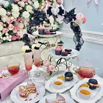 9月1日起（12:00~）：粉紅惡魔下午茶（含吸血鬼特飲+免費飲品）