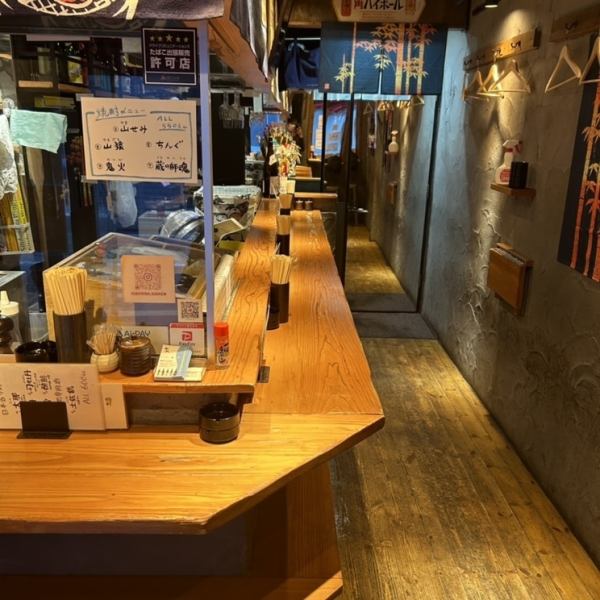 Our shop can be used by one person! Of course, 3 to 4 people are also welcome to use it on the way home from work! It is a shop where you can stop by for a stand-up drink! We are waiting for you to visit us ♪