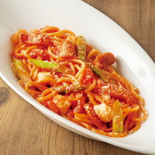 チョリソーとモッツアレラのトマトソースパスタ