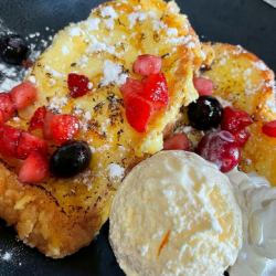 フレンチトースト（アイスクリーム付）