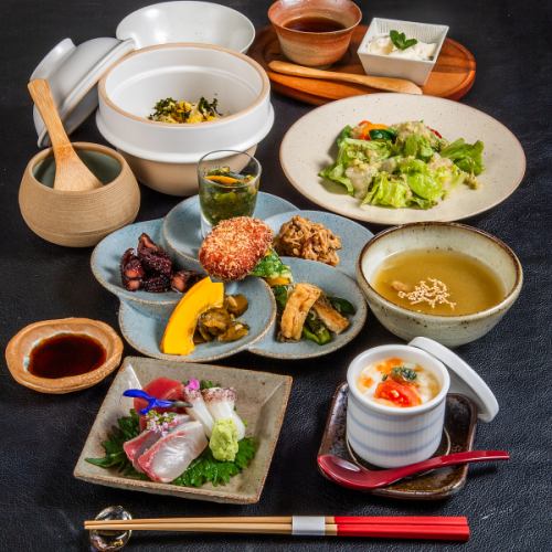 昼も夜も食事会、宴会を