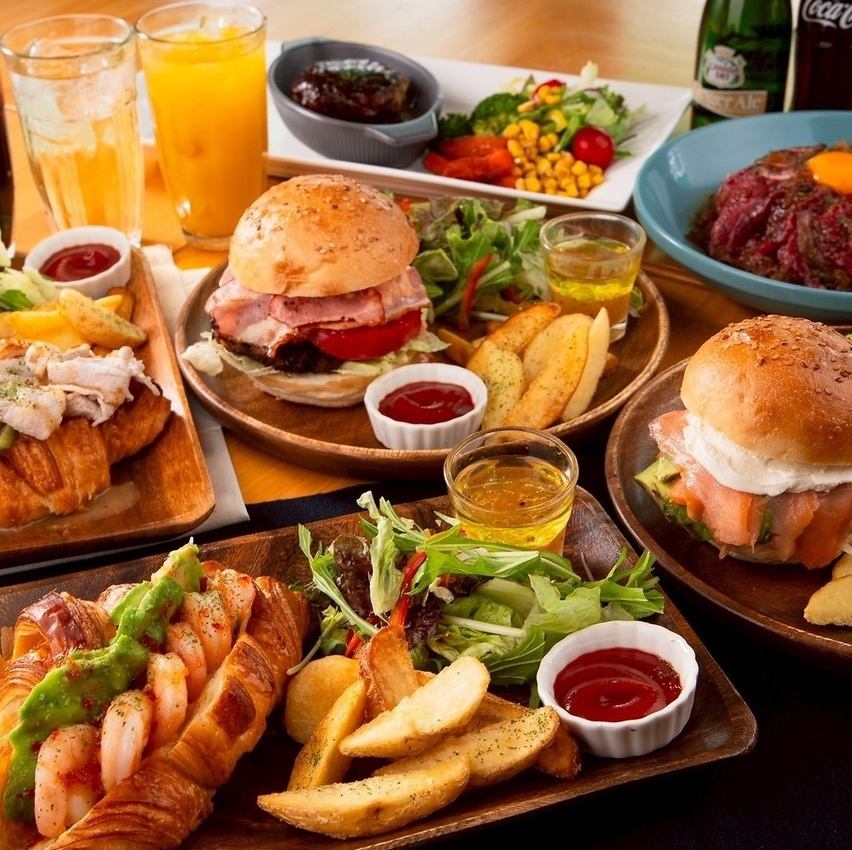 万葉牛ハンバーグと創作サンドが自慢！ソファー席で寛げる隠れ家カフェ&レストラン♪