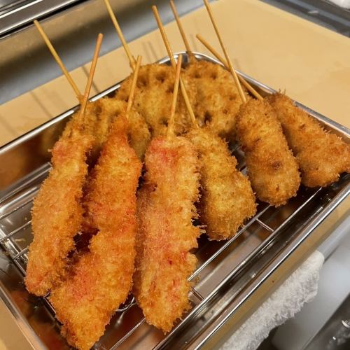 [Osaka Specialty ◎ Exquisite] Freshly Fried Kushikatsu Various 165 yen (tax included) ~