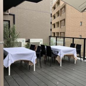 [Balcony] 2 tables for 2 people. A nutritious lunch is also available♪