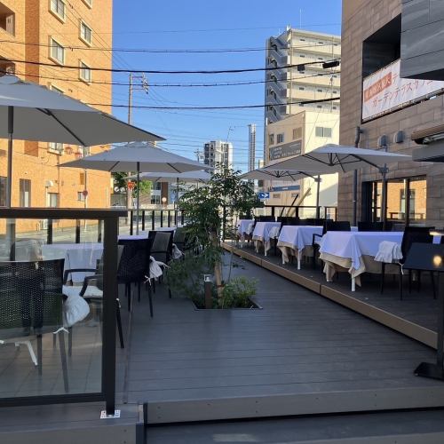 [Terrace on the 1st floor] 3 tables for 4 people.