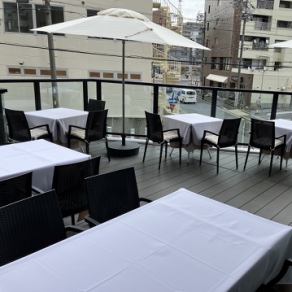 [Terrace on the 2nd floor] 2 tables for 4 people ◆Please spend an elegant cafe time.