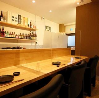 Sit at the counter seats, exuding a dignified Japanese atmosphere, and savor the seasonal flavors of Noto.Our sake sommelier can recommend carefully selected sake to match your tastes and the food you are eating, so please feel free to ask.The acrylic panel has now been removed.