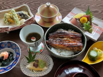 Seasonal eel meal 5000 yen + 500 yen on weekends, holidays and at night