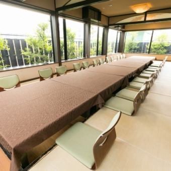 This is a sunken kotatsu seat that can accommodate up to 26 seats.You can stretch your legs and relax, so it is perfect for various situations such as various banquets. Please relax and enjoy our restaurant's calm atmosphere and our specialty cuisine. We are also taking the best measures to prevent the spread of infection. We will do our best, so please use it with confidence.
