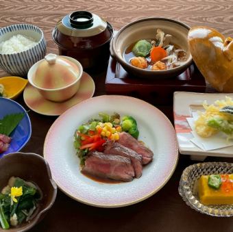 Our recommended [Shunsai Kochou Banquet] 7-course meal featuring beef steak + 2-hour all-you-can-drink course