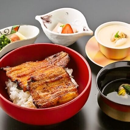 Edo-yaki eel set meal (+500 yen for dinner, weekends and holidays)