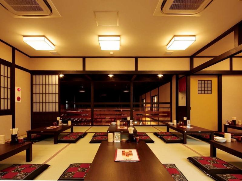 A tatami room recommended for banquets.It can be used by up to 60 people! We also offer various courses according to your budget ♪ You can use it for year-end New Year's party, family gatherings, mom's party etc!