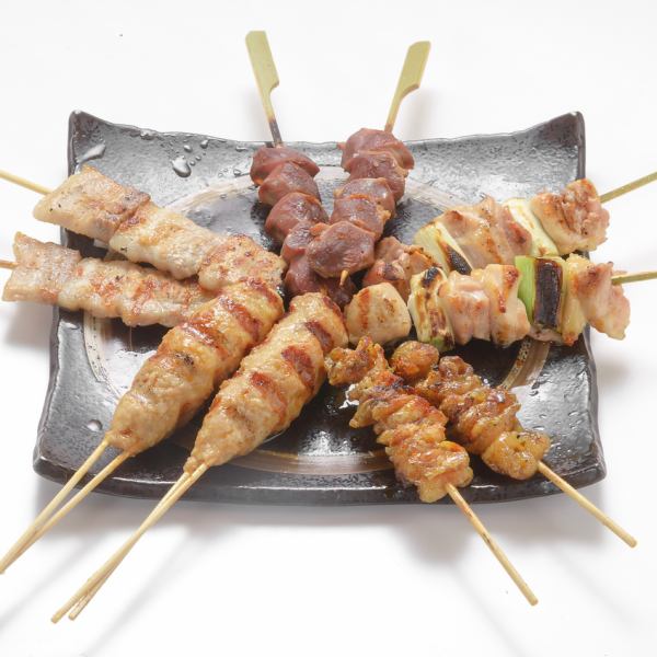 You can enjoy many of Tori Zanmai's specialty skewers! There is also a wide variety of bird dishes made by Tori artisans!