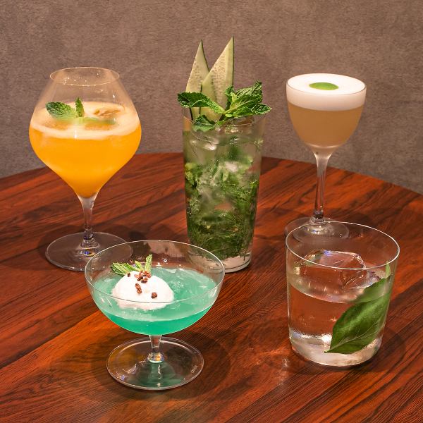 彩り豊かなカクテル各種