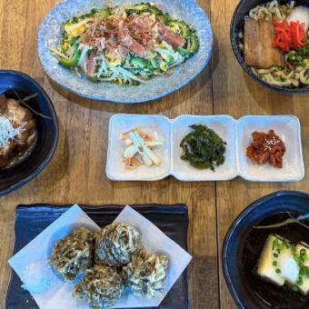 아카미네 대만족 송년회 코스 전 9품+2시간 음료 무제한 코스 3980엔(부가세 포함) 오리온 맥주·아와모리 첨부