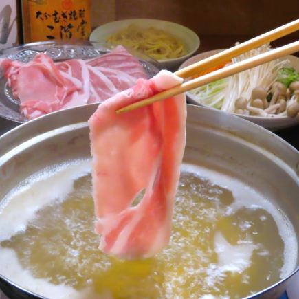 【含120分鐘暢飲】牛肉涮涮鍋套餐(湯底濃鬱)★ 6,500日圓(含稅)