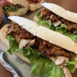 チキンときのこソース