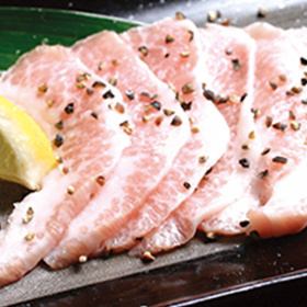 豚カシラ(頬肉)(塩)/豚トロ(首)(塩)/ガツミノ(胃袋)　各