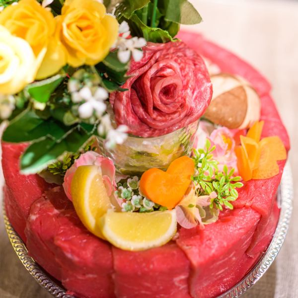 A wonderful surprise with meat cakes (limited to 2 groups per day, only phone reservations accepted) Very popular on birthdays and anniversaries♪