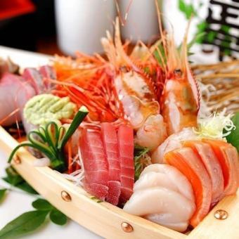 【3小时无限畅饮+生啤酒】精致牛裙牛排和生鱼片等8道菜“泡沫套餐”