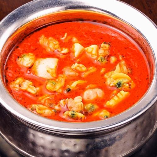 【本日のおすすめカレー】シェフがおススメする本日のカレー 