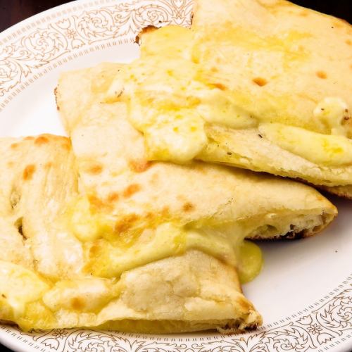 チーズナンが絶品です★