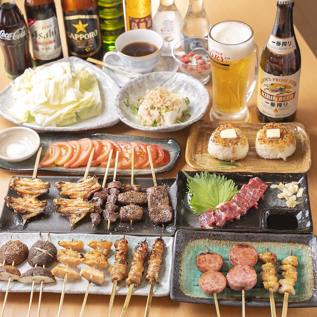 新鮮にこだわった焼きとりをレア焼きでご提供。熊本直送馬刺しや数量限定物もあります