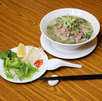 牛肉のフォー／牛肉ブンボーフェ／ブンチャーゾーハノイブン　ロン　／ブンちゃージョー