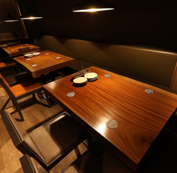 ■Perfect for a date or with friends■The interior is filled with the warmth of wood, so you can use it for a variety of occasions, such as dating or chatting with friends.