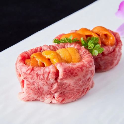 炙りユッケ　ウニのせ