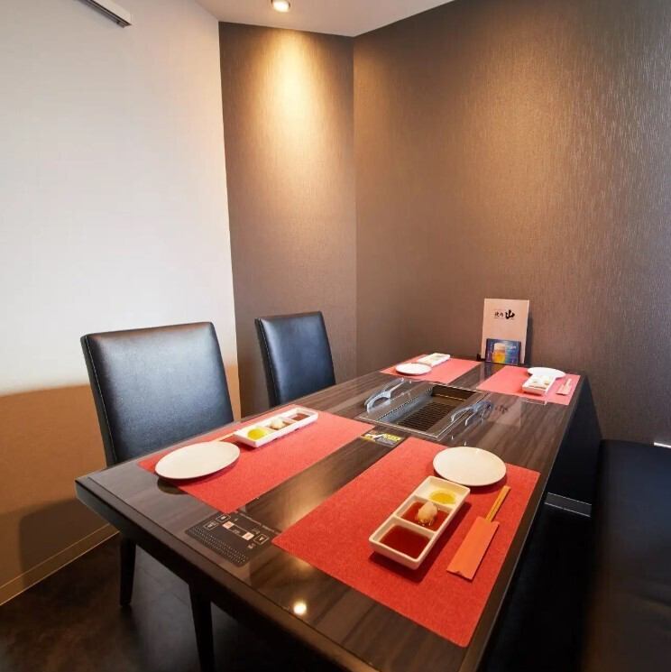 落ち着いたモダンな空間で厳選黒毛和牛に舌鼓