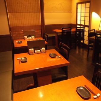 [Table 2 ~ 4 seats x 5 tables] Because it is a quiet space in the basement, you can enjoy meals such as authentic buckwheat noodles in a calm shop where you can relax like a hideaway away from the hustle and bustle of the city.Although it is a seat for small groups, the table layout can be changed, so it can be used for various banquets such as a year-end party and farewell party for 4 to 18 people.