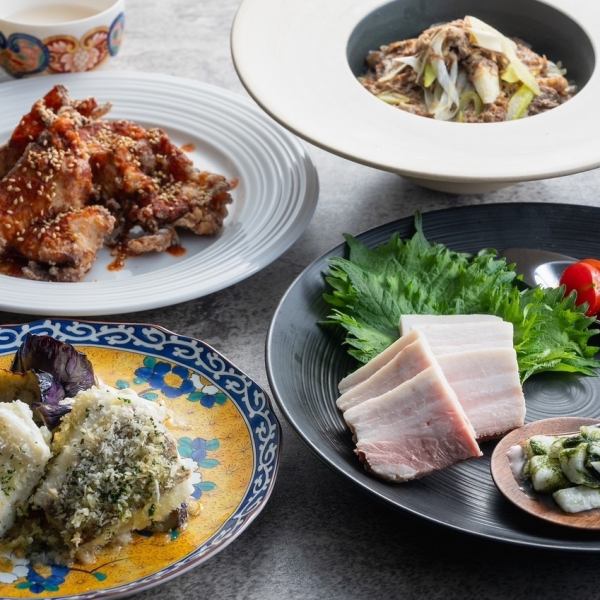 我们提供将传统韩国料理融入新精髓并更新其魅力的创意料理◎