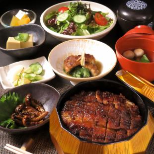 高级鳗鱼饭套餐：6,578日元（含税）