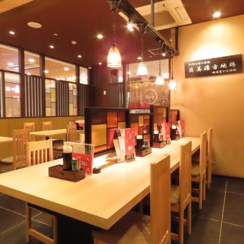 <p>店内奥に位置するカウンター席は、お一人様も人目を気にせず、安心してご利用いただけるスペースです。一人でゆっくりとお食事を楽しむのも◎自分自身を大切にするひとときにぴったりの場所で、特別な時間をお過ごしください♪</p>